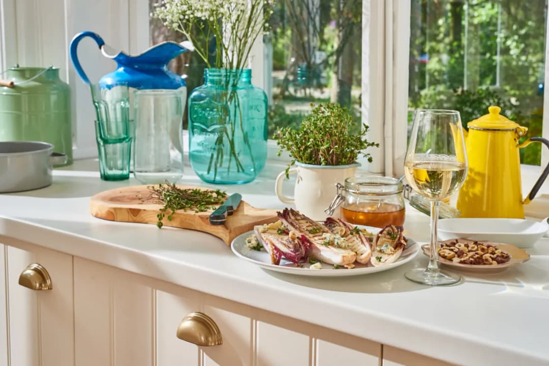 Czemu wino nie jest wegańskie? Odkryj ukryte składniki zwierzęce