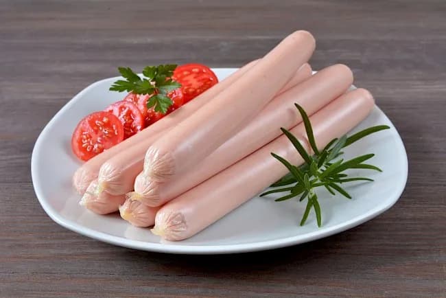 Ile kalorii ma jedna parówka Berlinka? Zaskakujące fakty o kaloriach