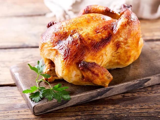 Ile kalorii ma kurczak z rożna? Zaskakujące wartości odżywcze