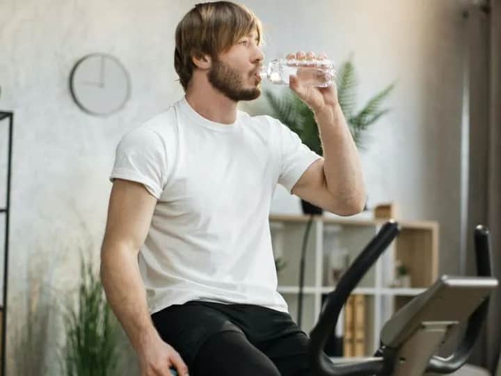 Czy rower stacjonarny odchudza? Sprawdź, jak skutecznie schudnąć